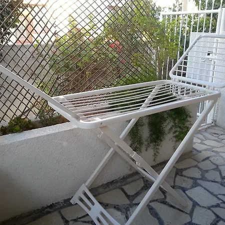 Andriana House 펜션 *